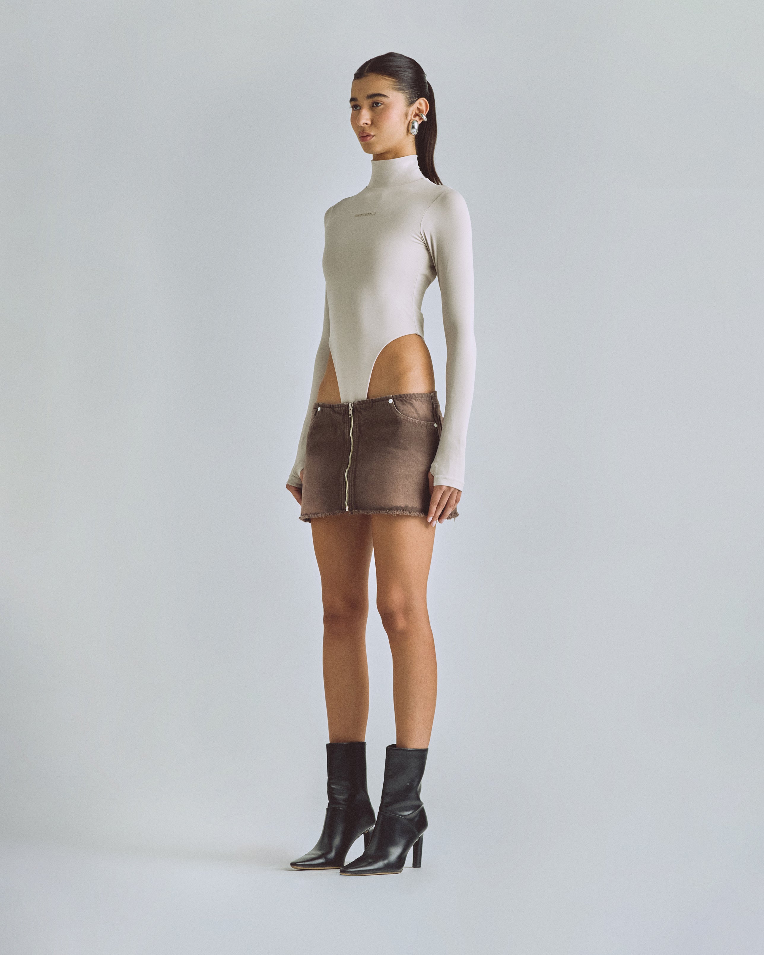Basics Turtleneck Backless Body Cream
