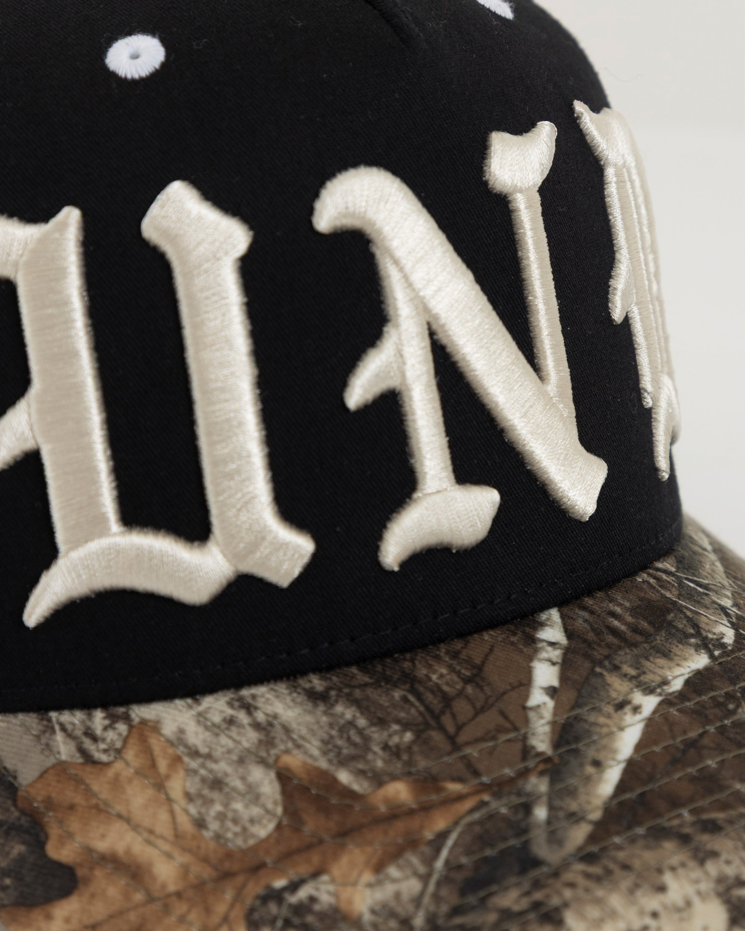Basics UND High Crown Cap Black/Camo