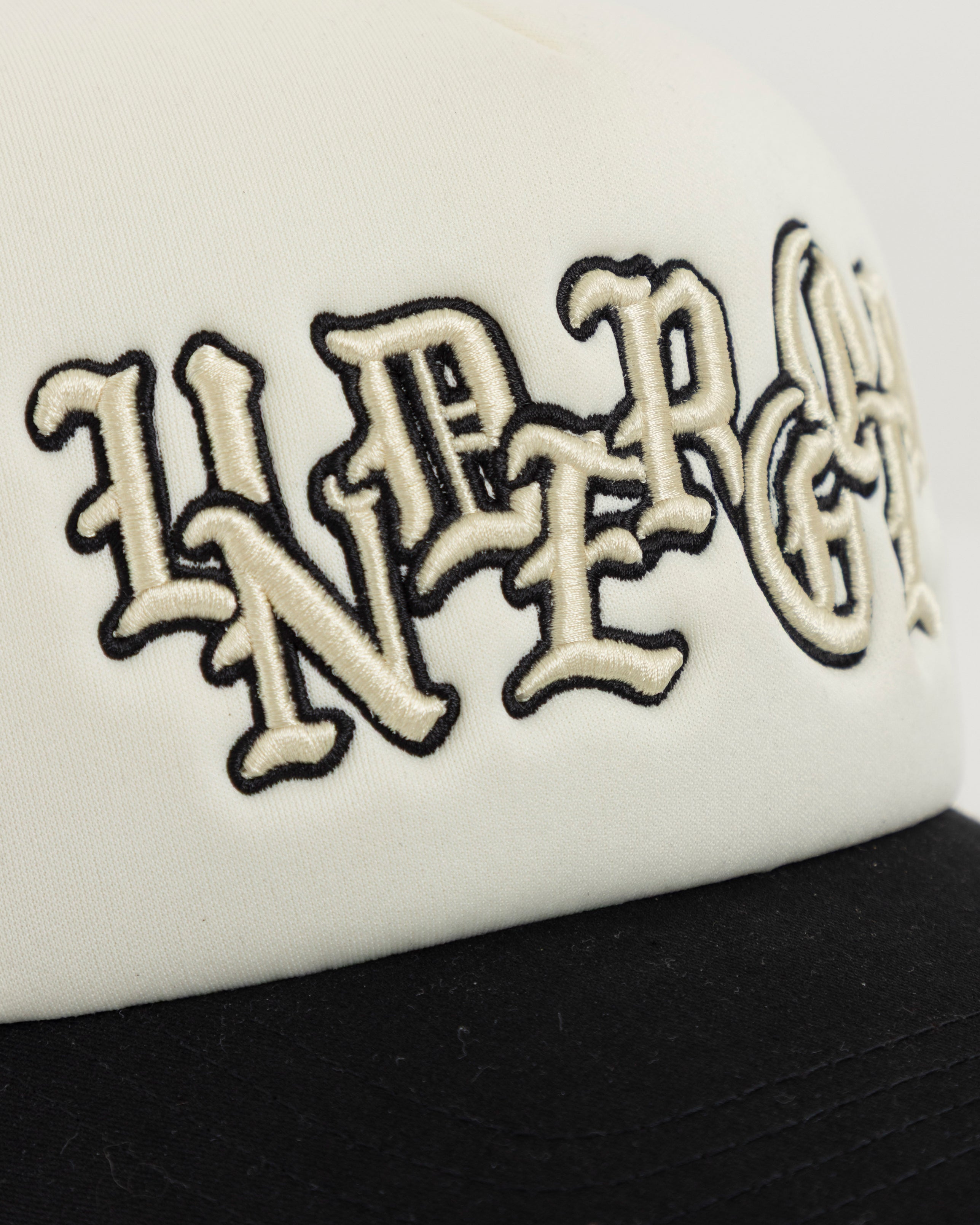 Basics UNDERGOLD Goth Trucker Cap Black/Cream