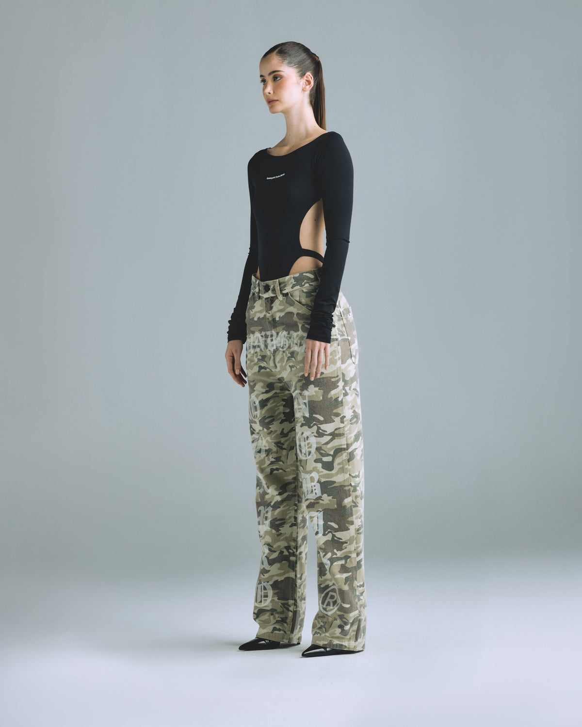 Basics Undergold Studio Backless Long Sleeve Body Black