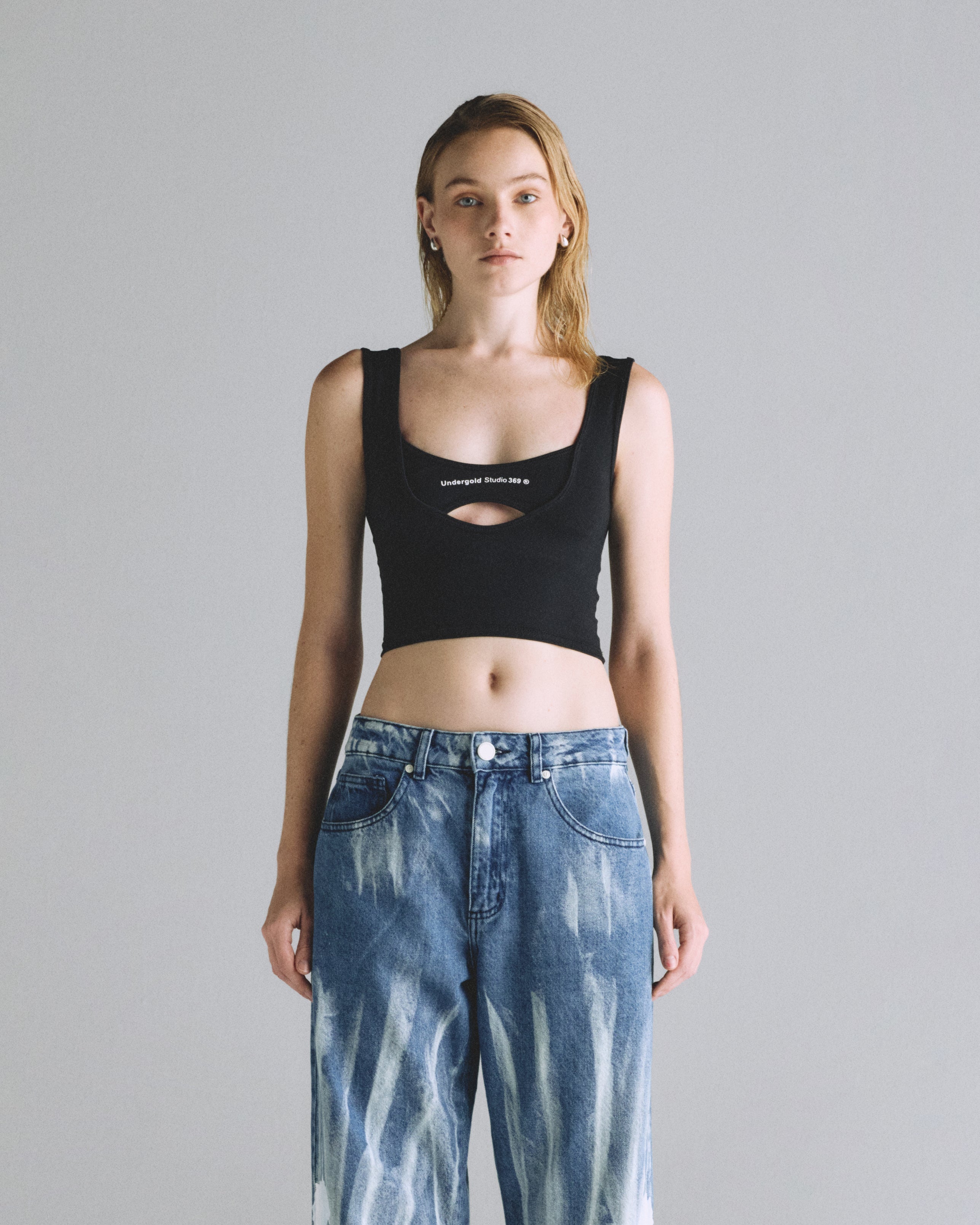 Basics Undergold Studio Cut Out Tee Black