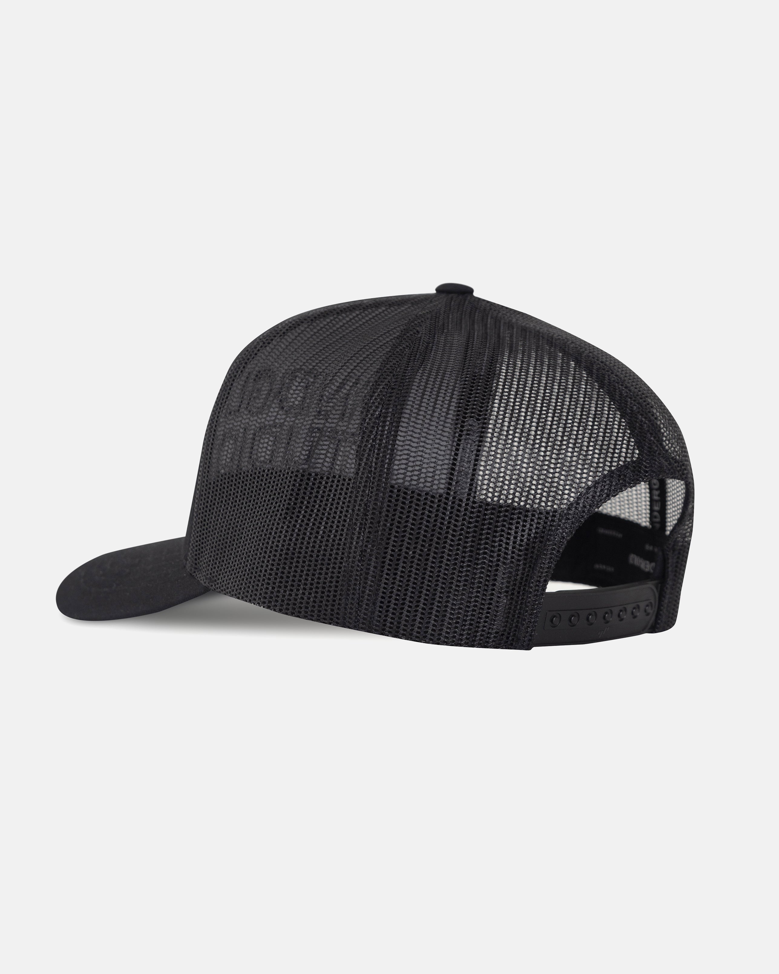 Basics UNDGLD STUDIO Trucker Cap Black