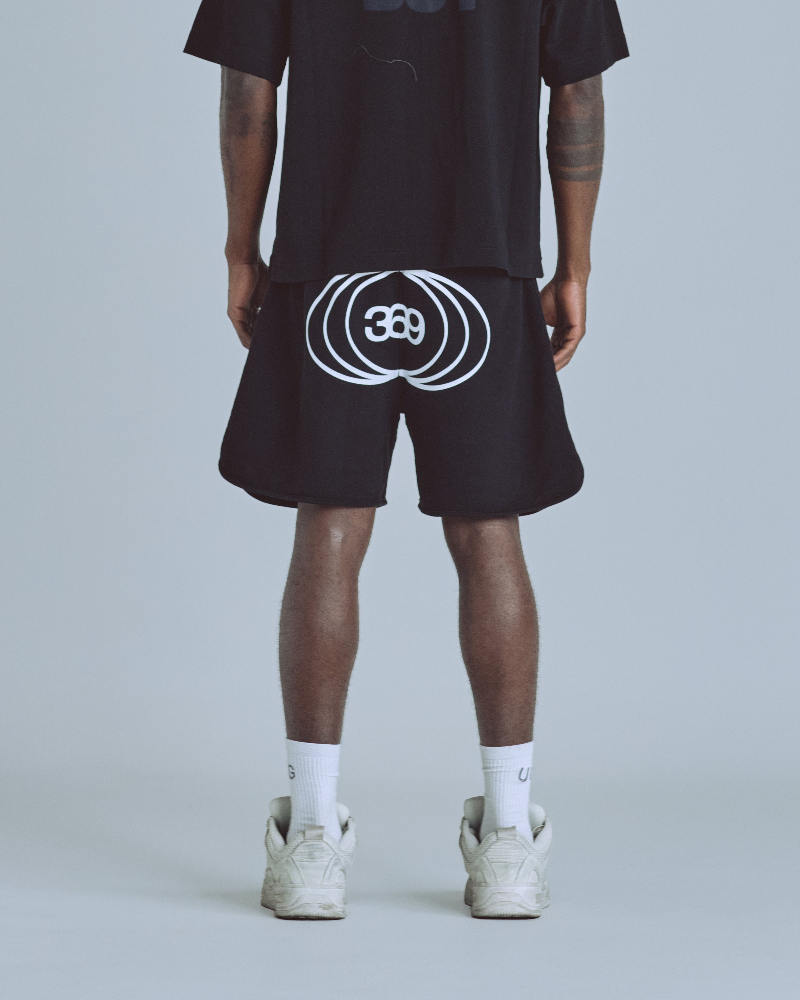 Golden Heritage Basic Biased Short Black