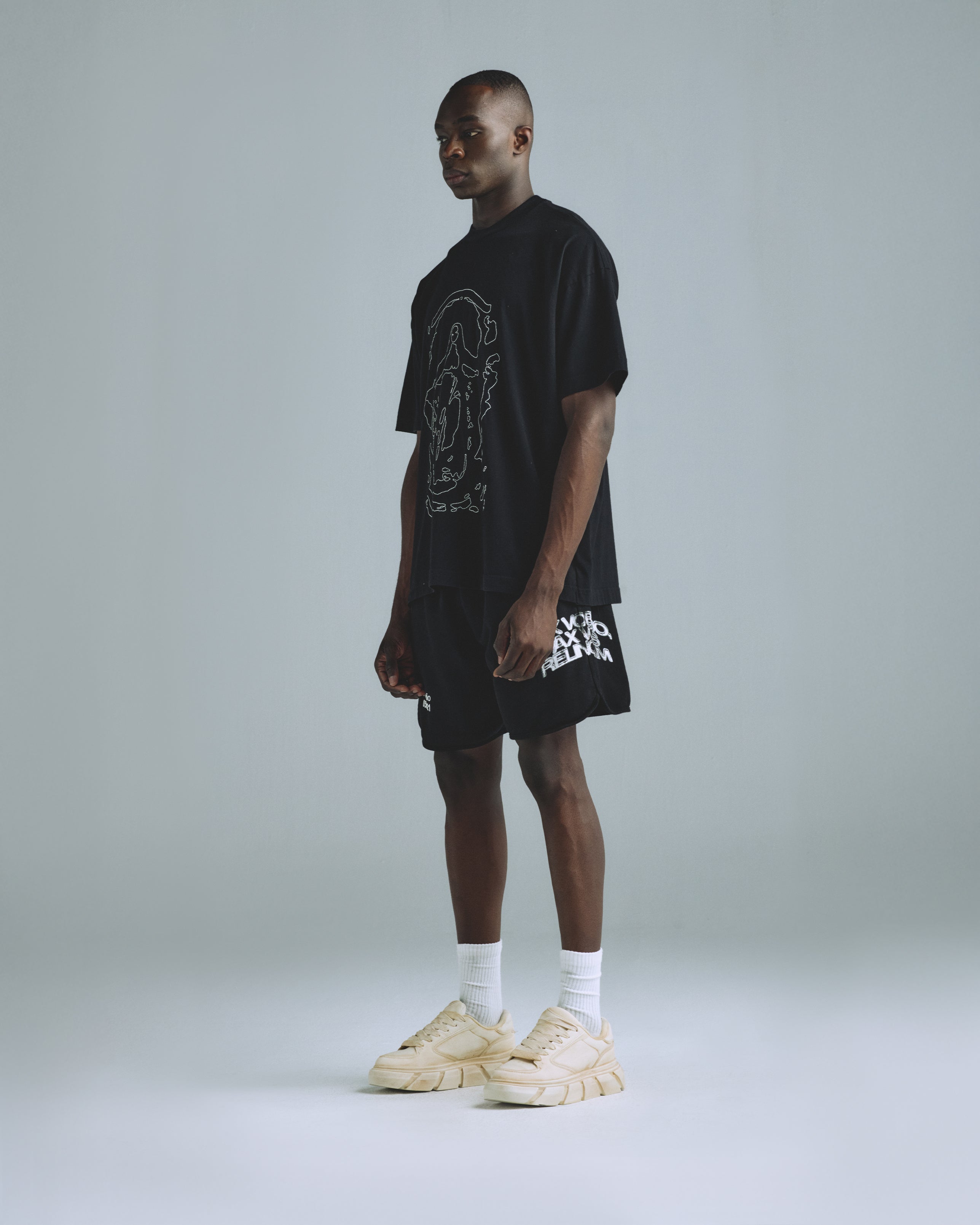 Gratia Plena Mary Embroidered Tshirt Black