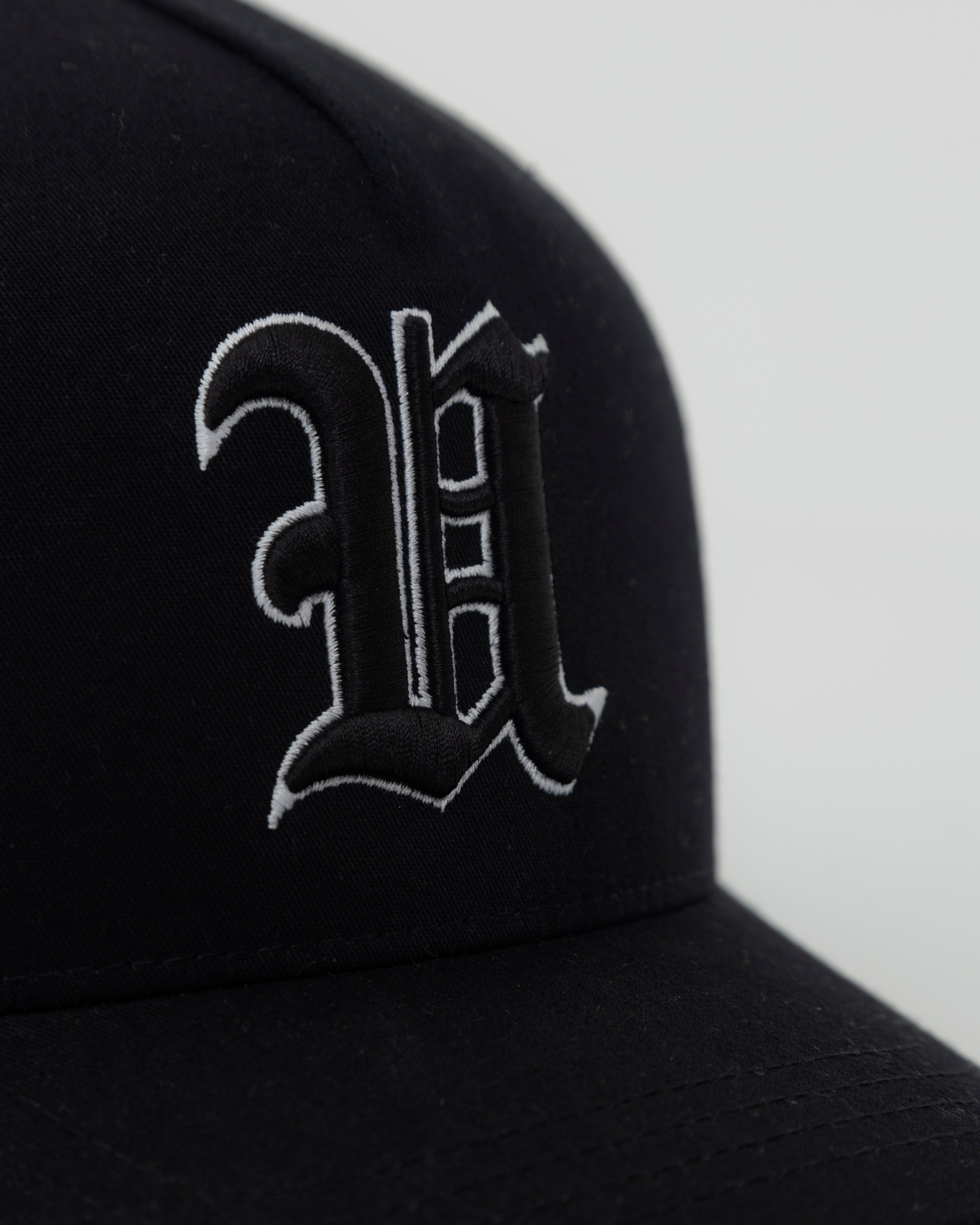 Line U SOUTH High Crown Cap Black