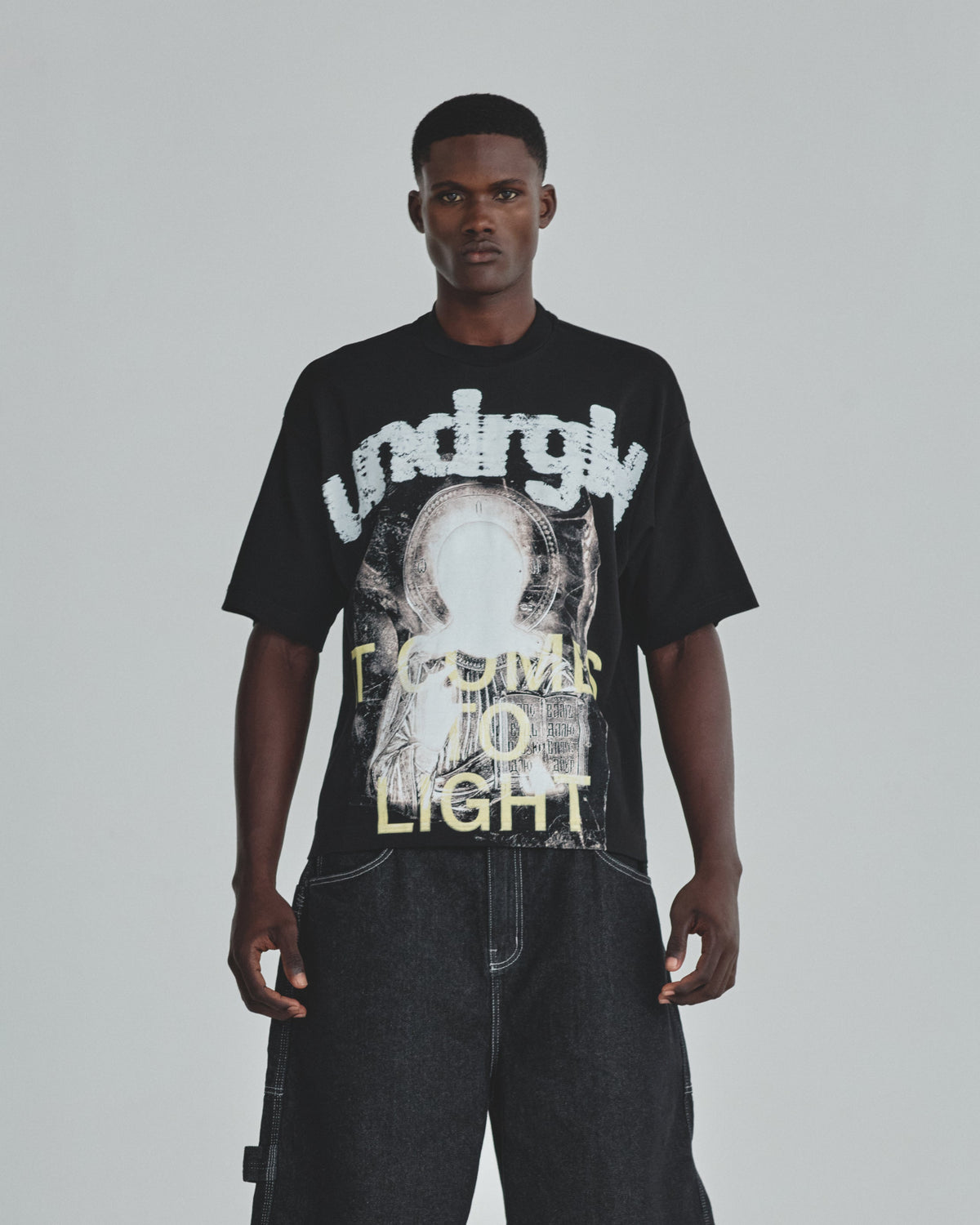 Revelation Iluminare Boxy Fit Tshirt Black