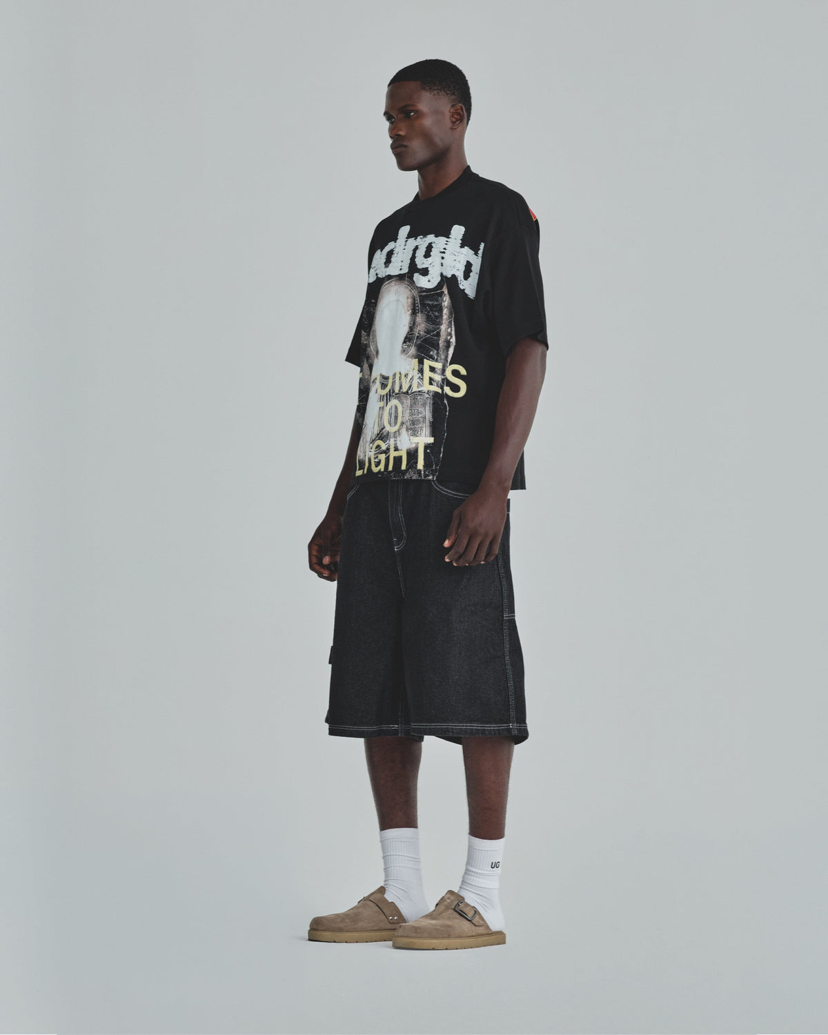 Revelation Iluminare Boxy Fit Tshirt Black