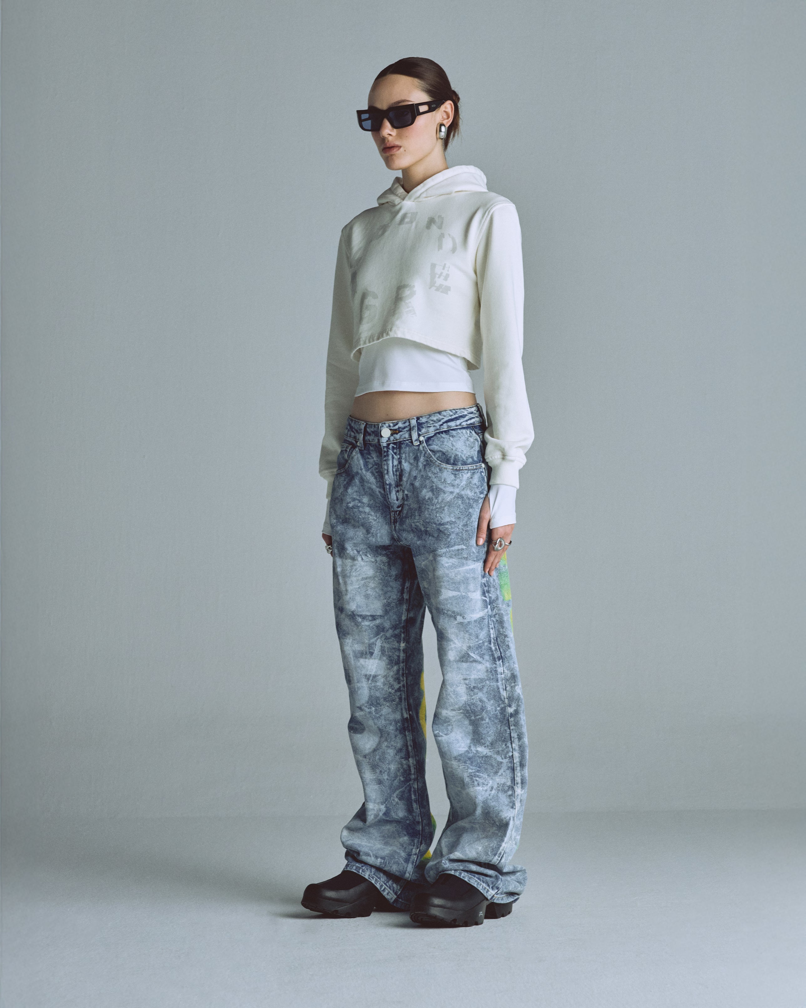 W Echoes Tremor Slim Fit Hoodie White