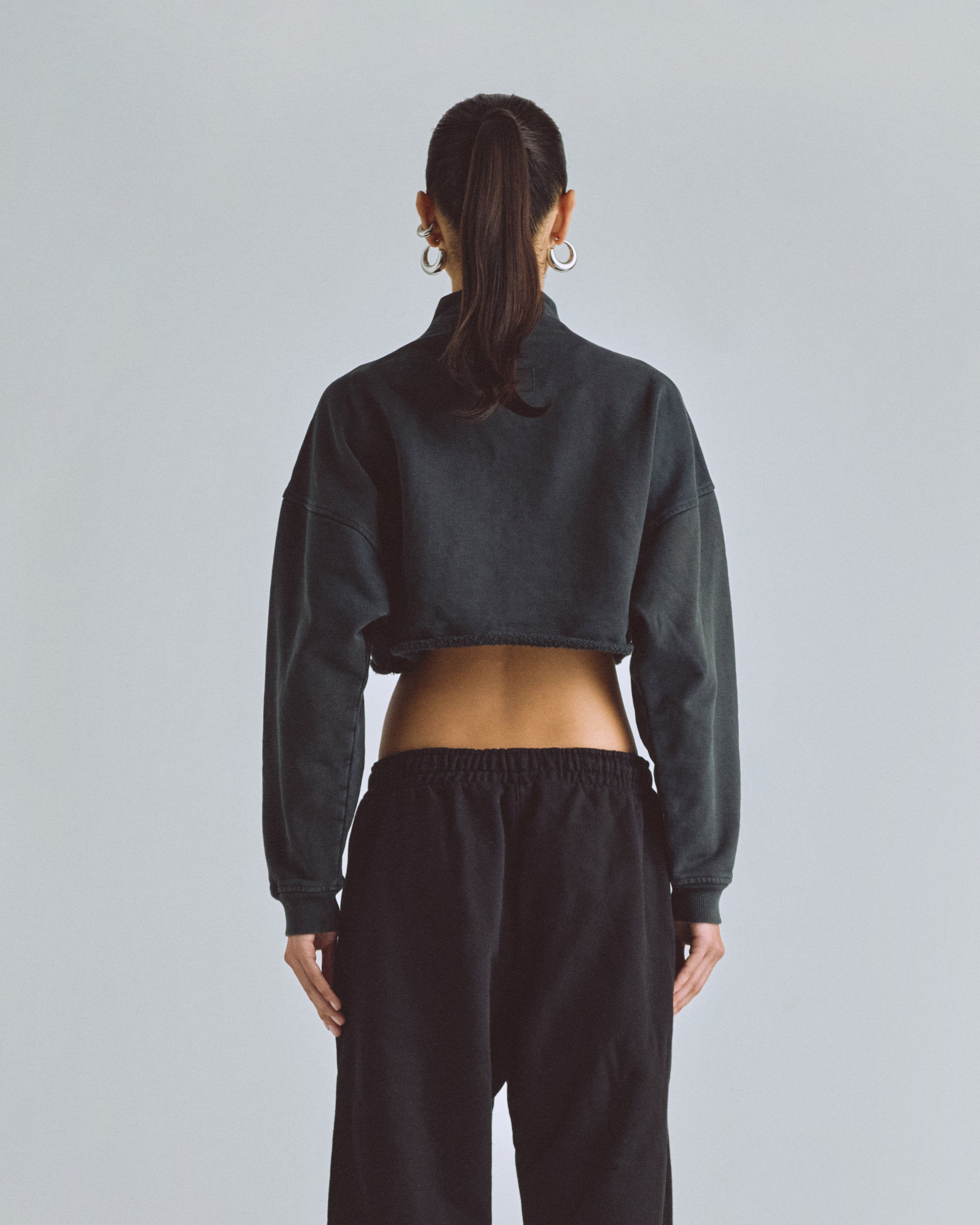 W The Path Gold Crewneck Vintage Black