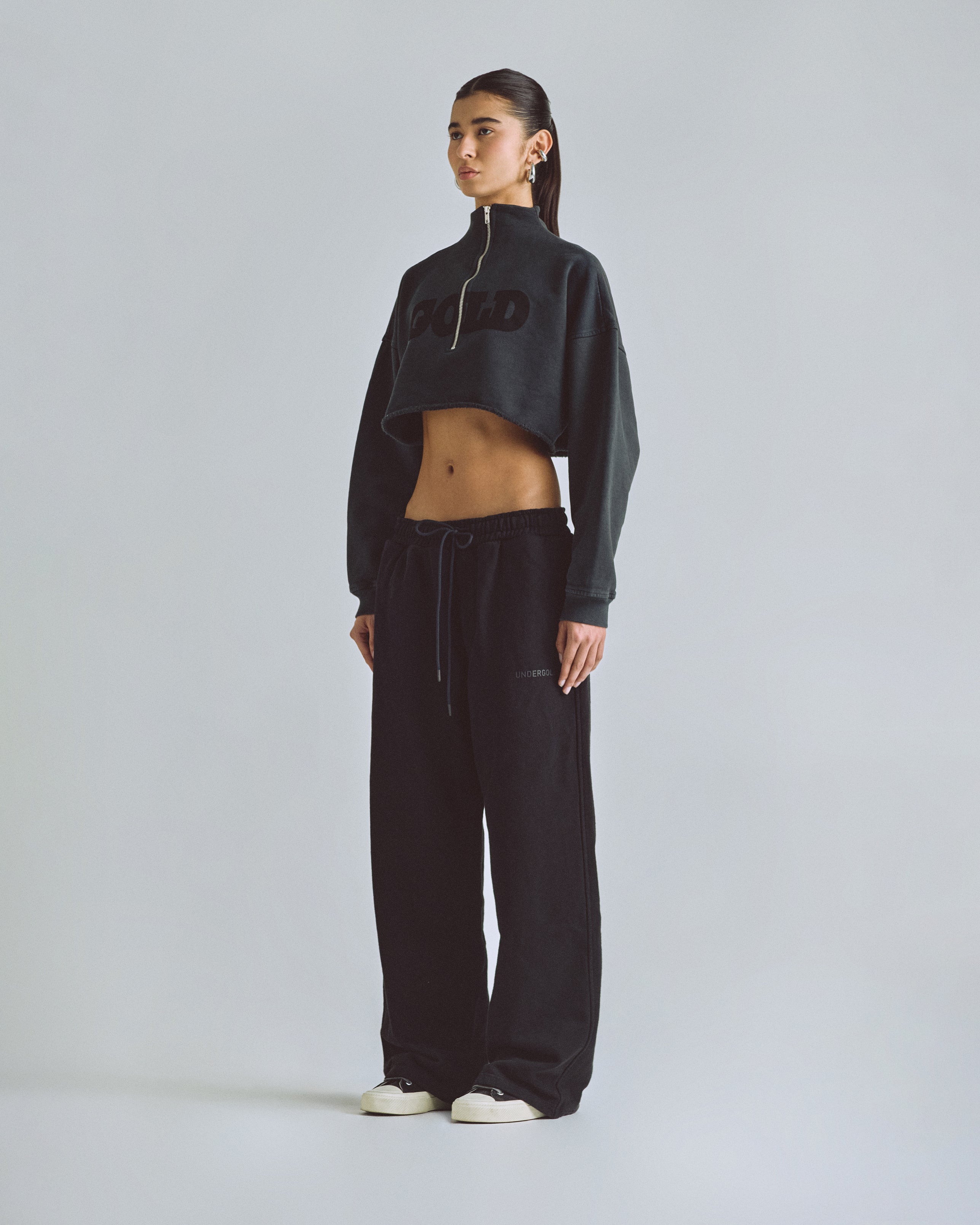 W The Path Gold Crewneck Vintage Black