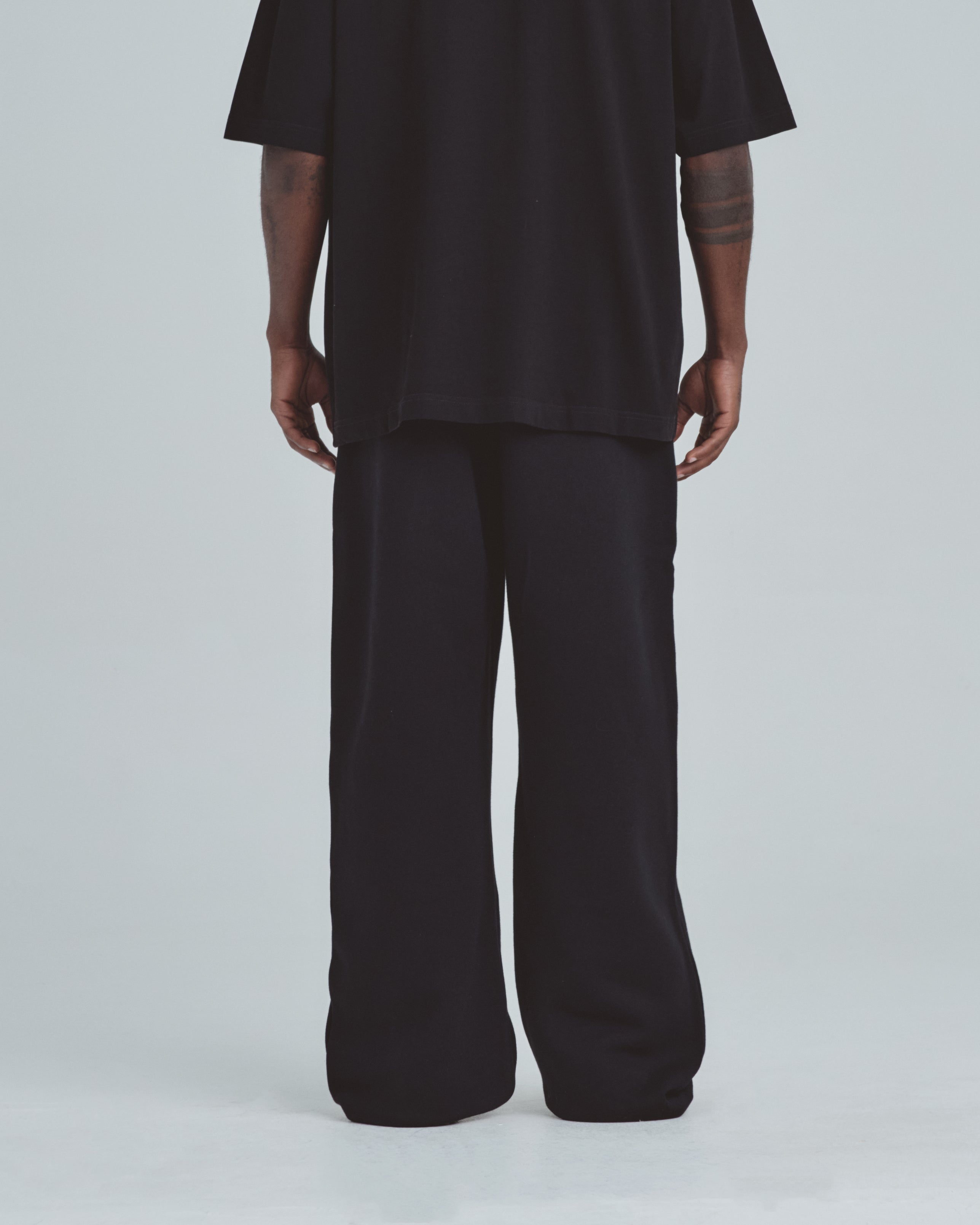 Line Basic StraightPants Black