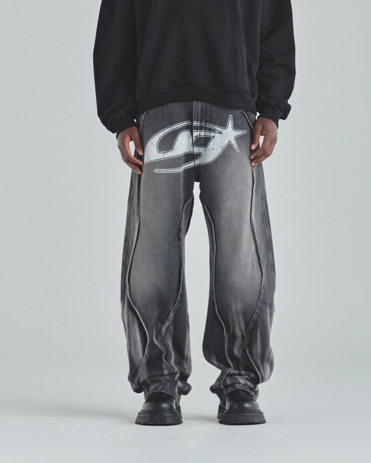 Act 1 UG Star Barrel Vein Jean Washed Black
