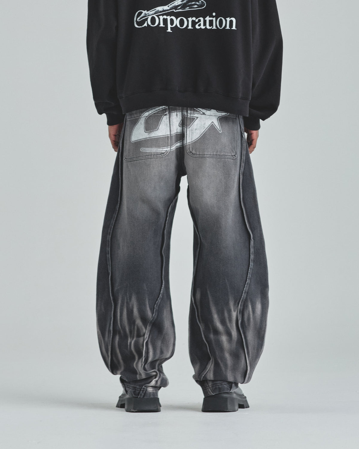 Act 1 UG Star Barrel Vein Jean Washed Black