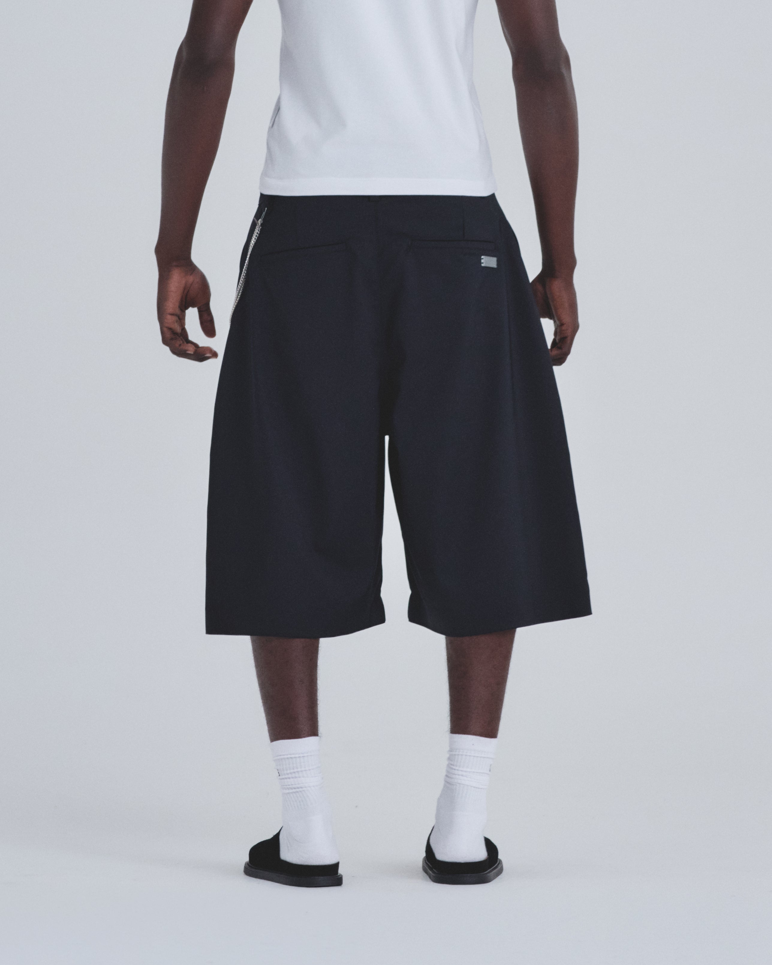 Basics Tailored Jorts Black