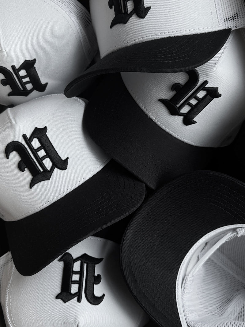 Basics U Trucker Cap White / Black