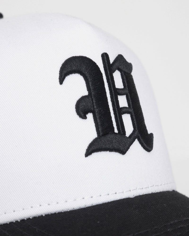 Basics U Trucker Cap White / Black