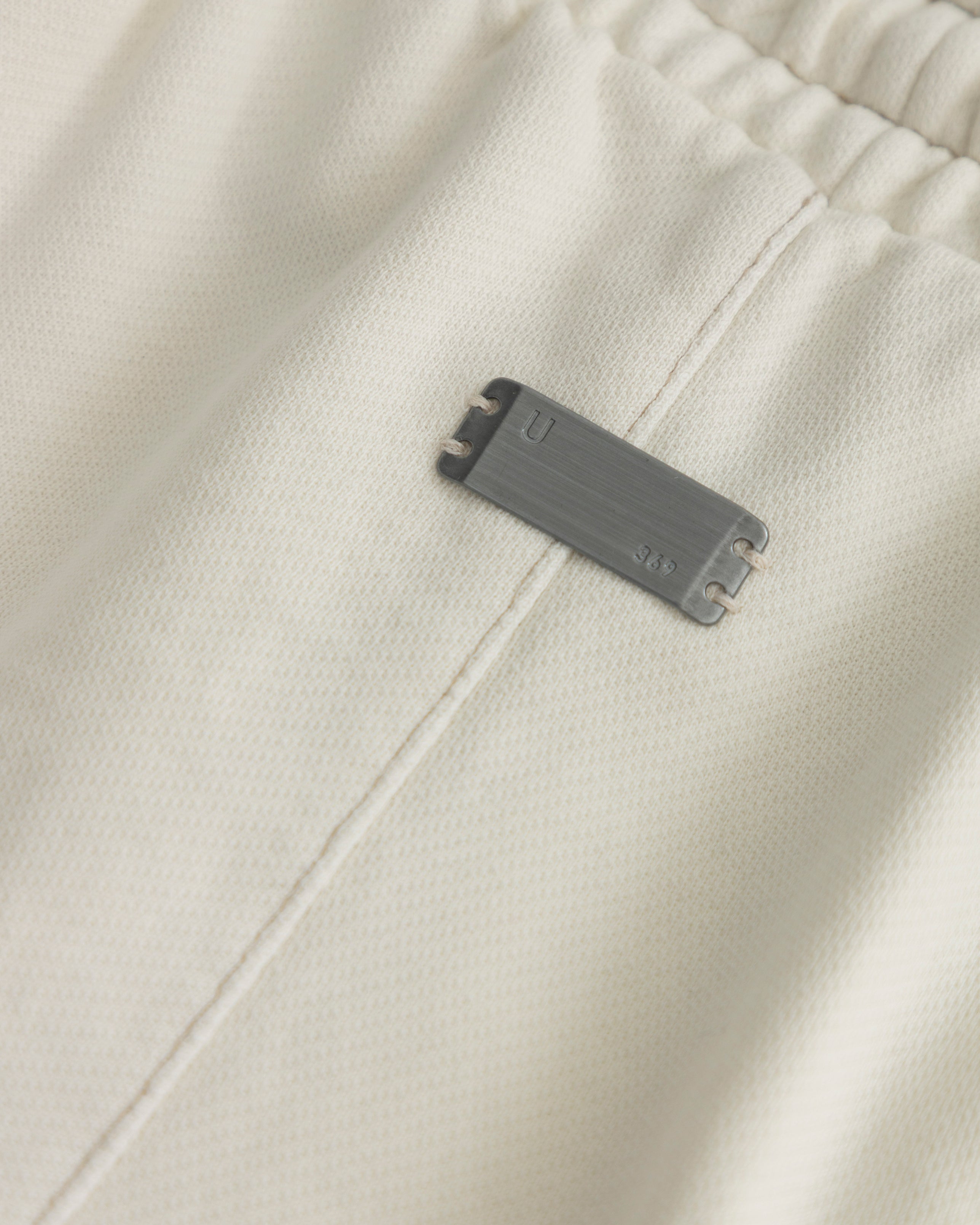 Basics Undergold Straight Pants White