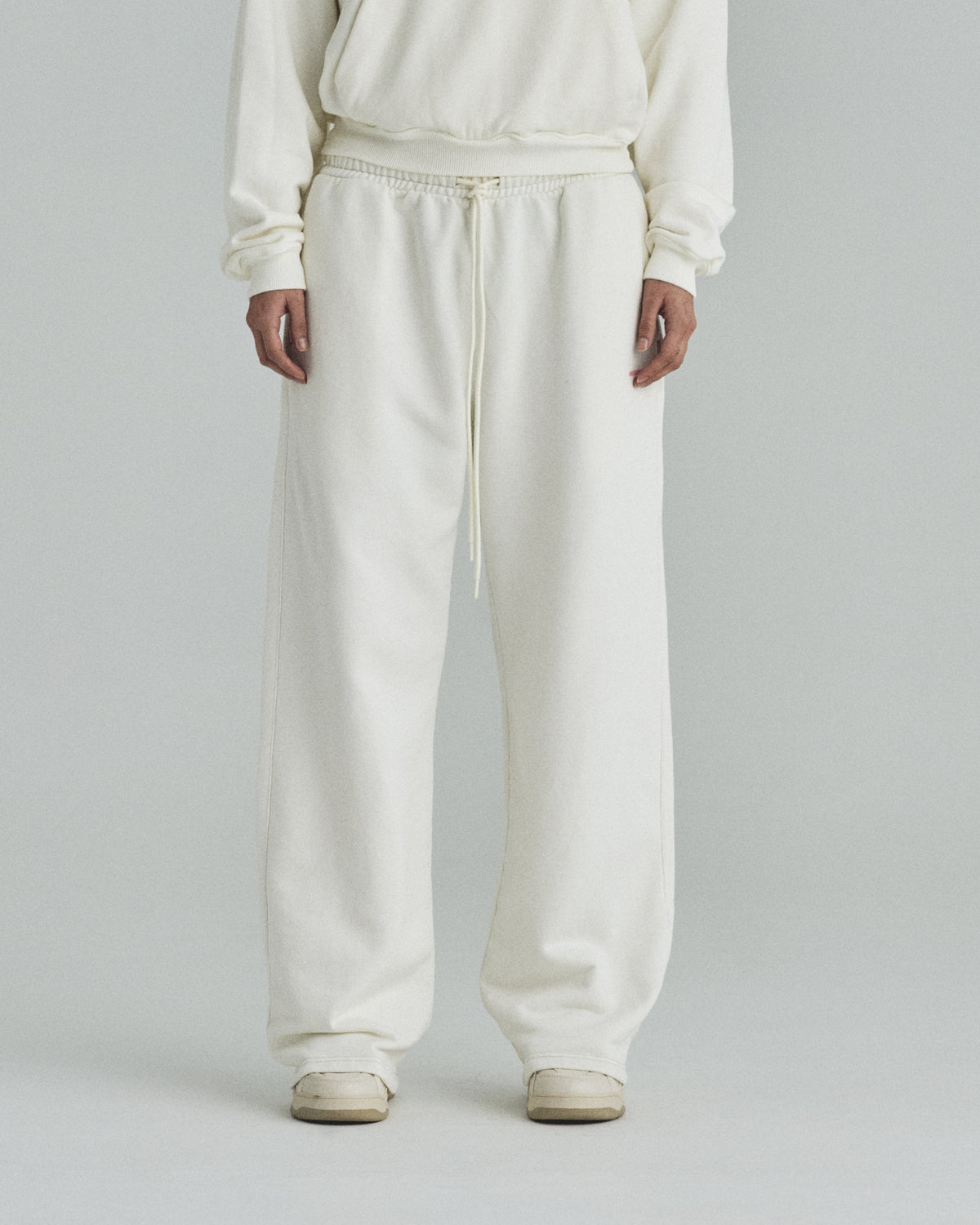 Basics Undergold Straight Pants White
