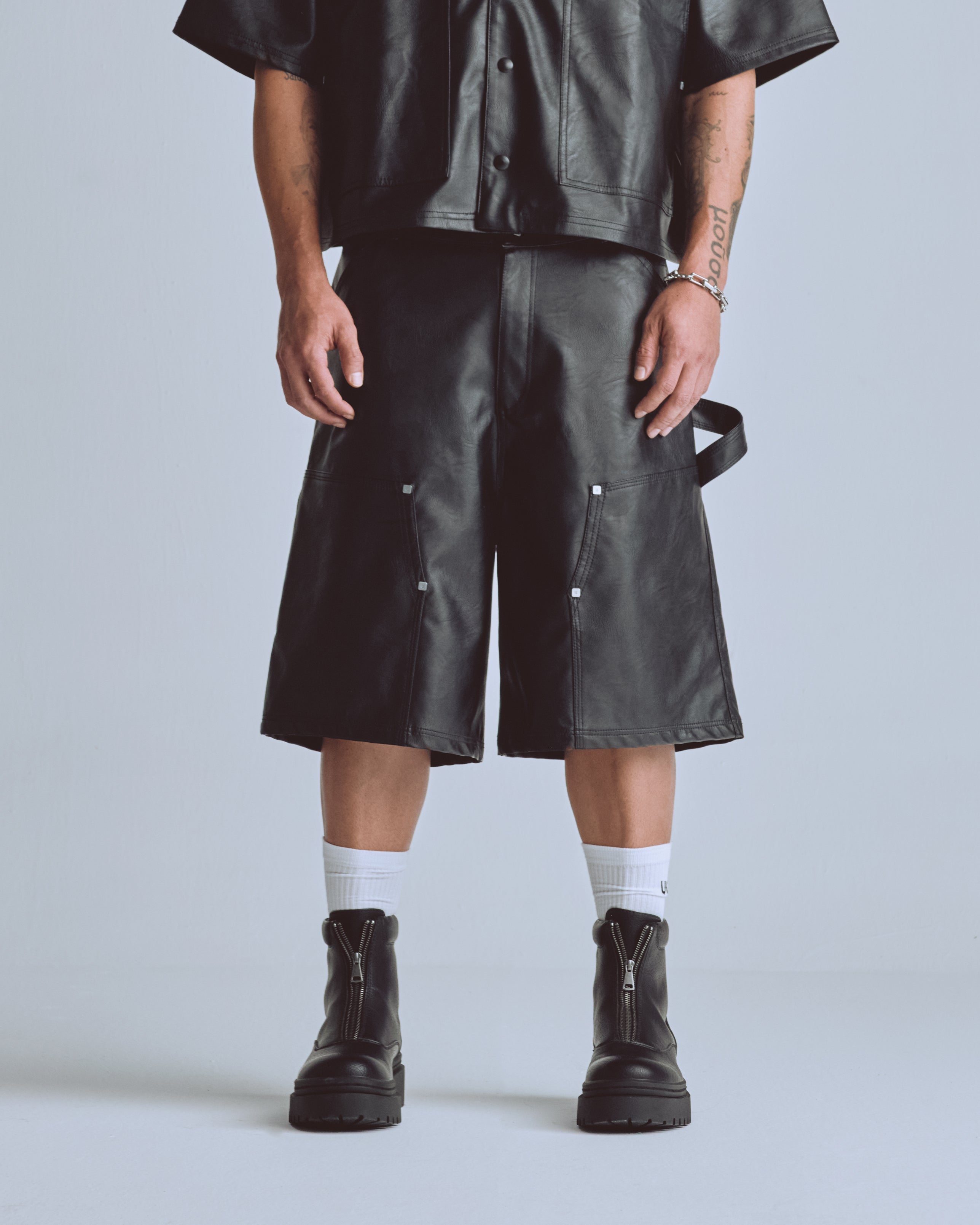 Capsule Basic Pleather Shorts Black