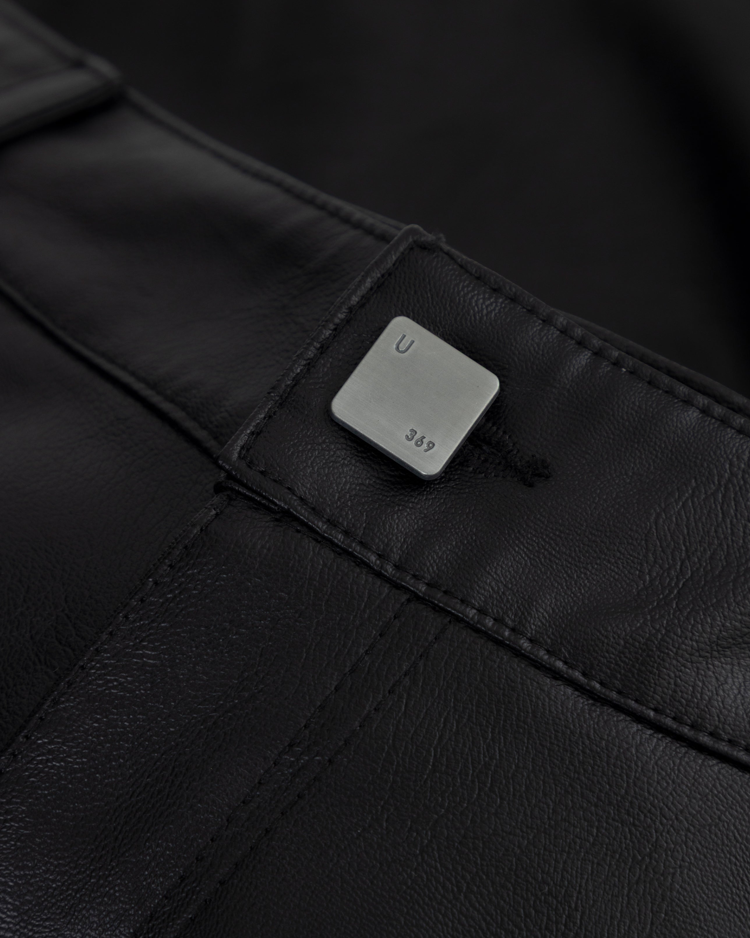 Capsule Basic Pleather Shorts Black