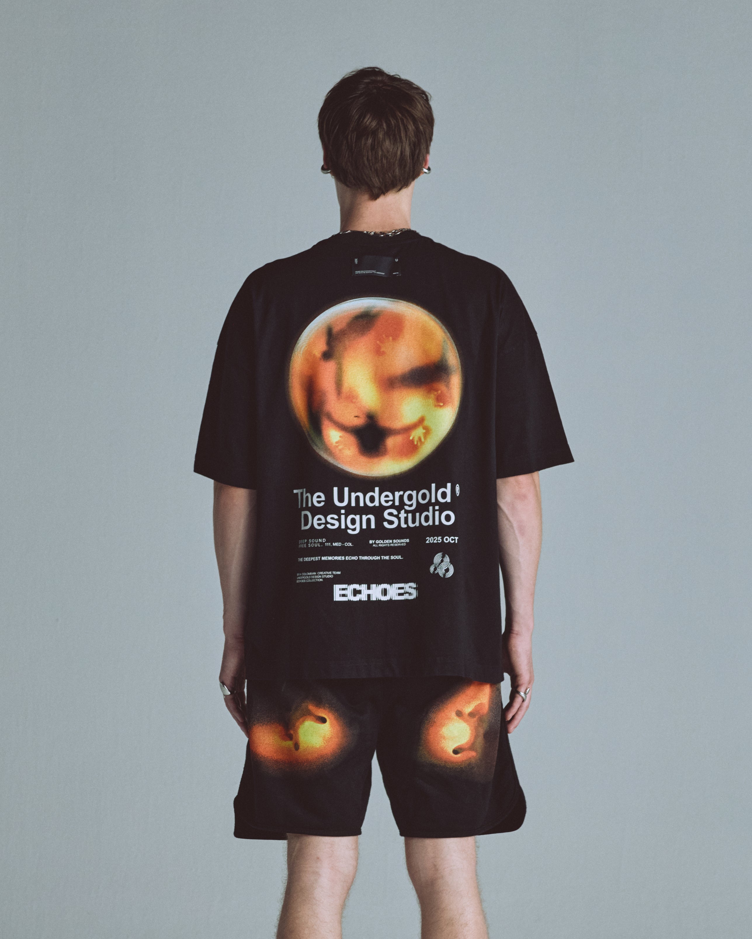 Echoes Amplitude Tshirt Black