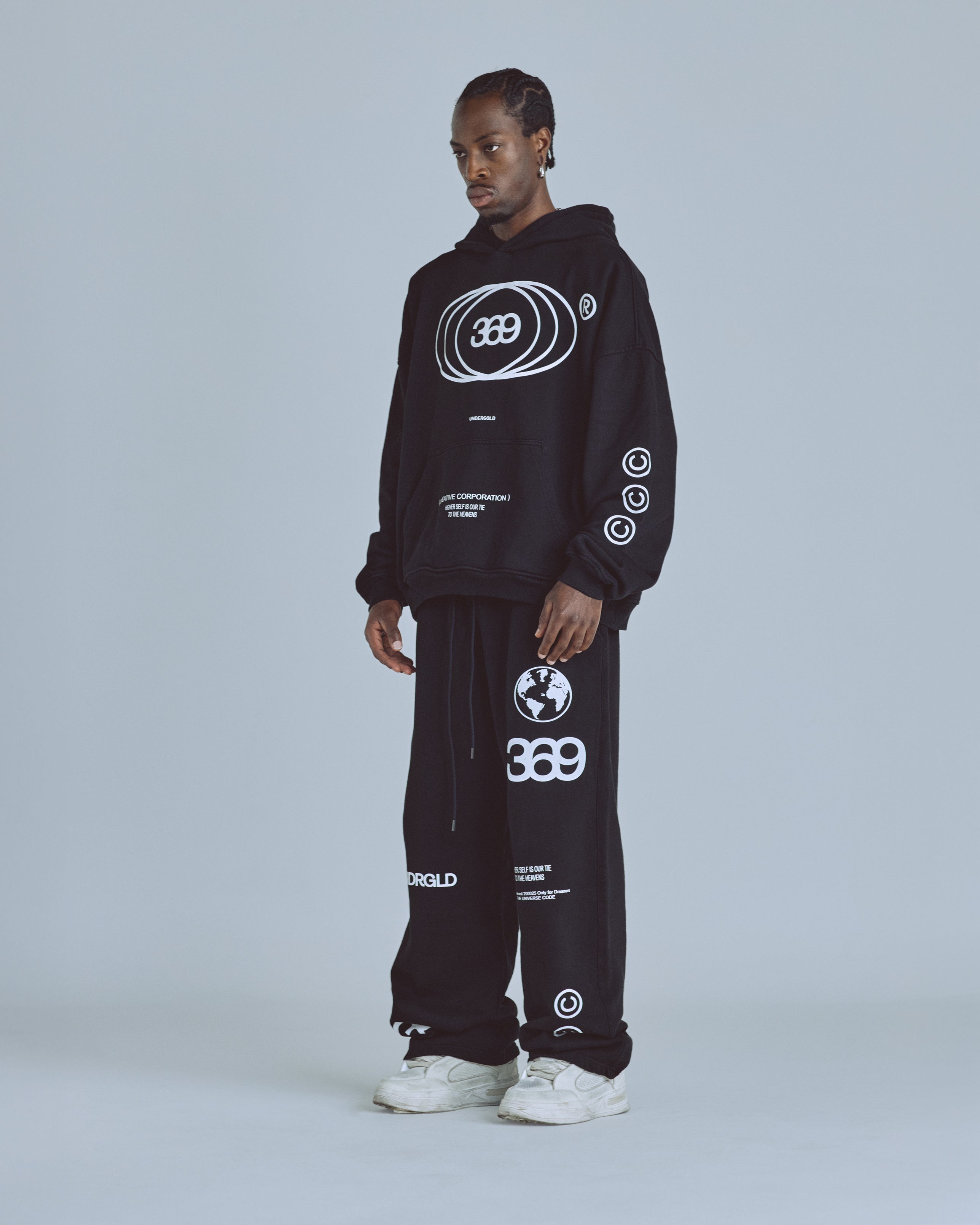 Golden Heritage Basic Hoodie Black