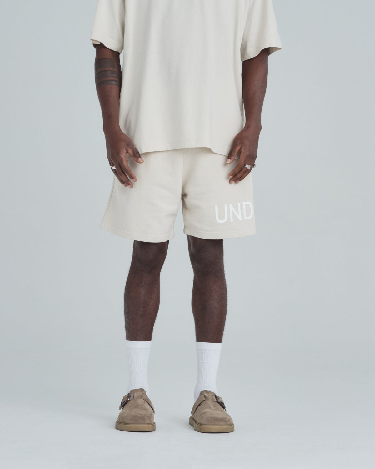 Line Basic Biased Shorts Cream