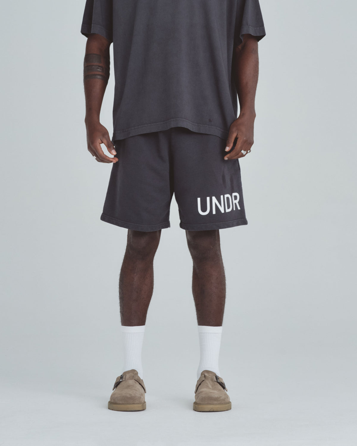 Line Basic Biased Shorts Dark Gray