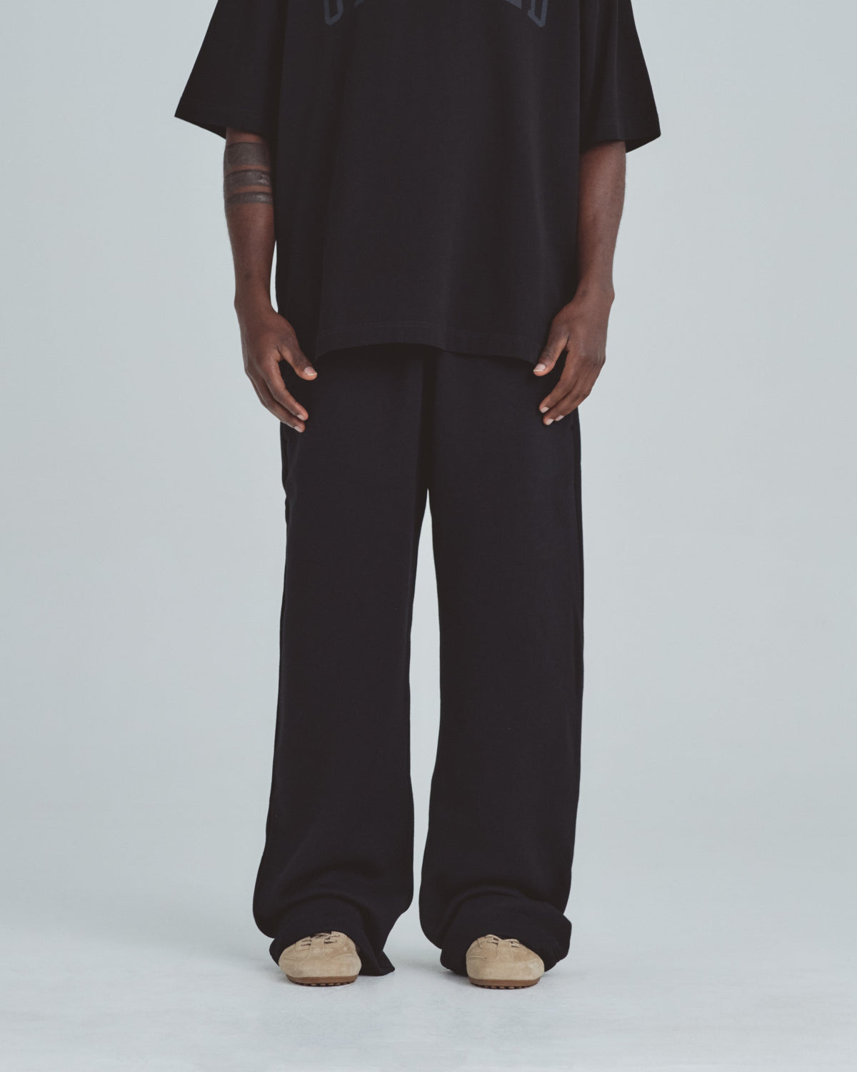 Line Basic StraightPants Black