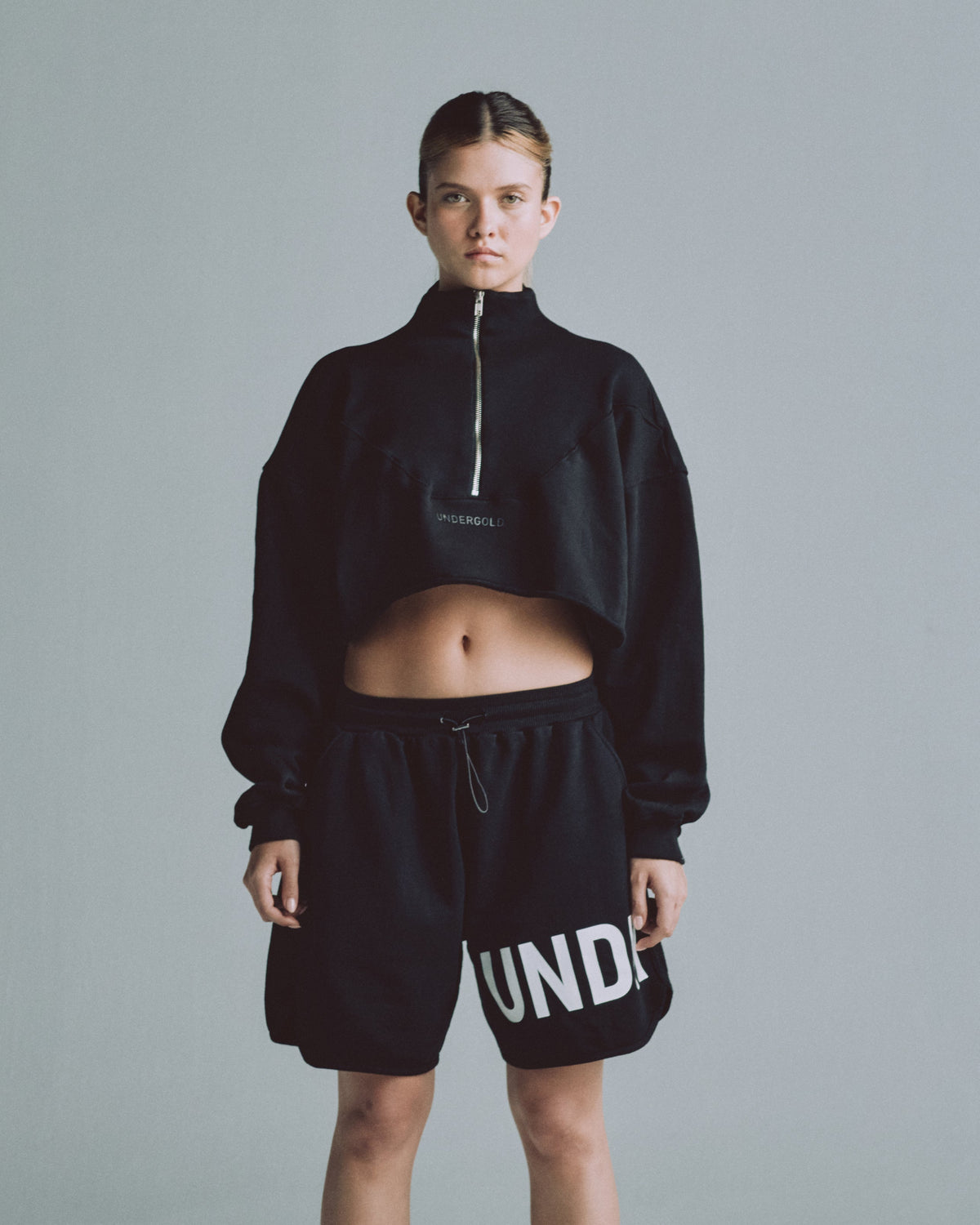 Line Logo Cropped Zip up Crewneck Black