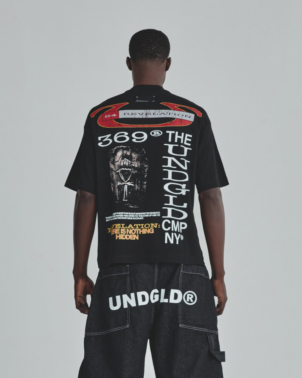 Revelation Iluminare Boxy Fit Tshirt Black