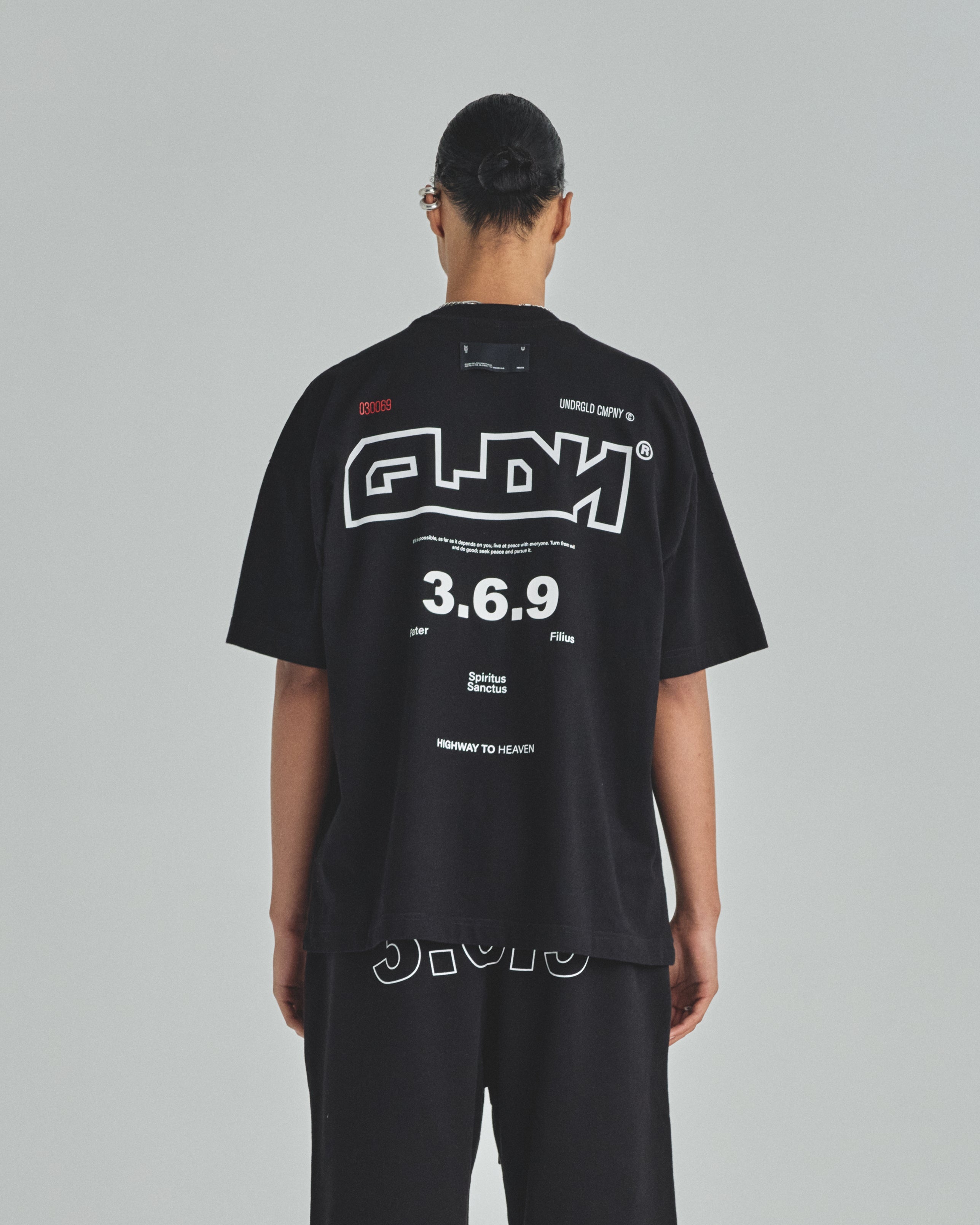 Spring GLDN Tshirt Black