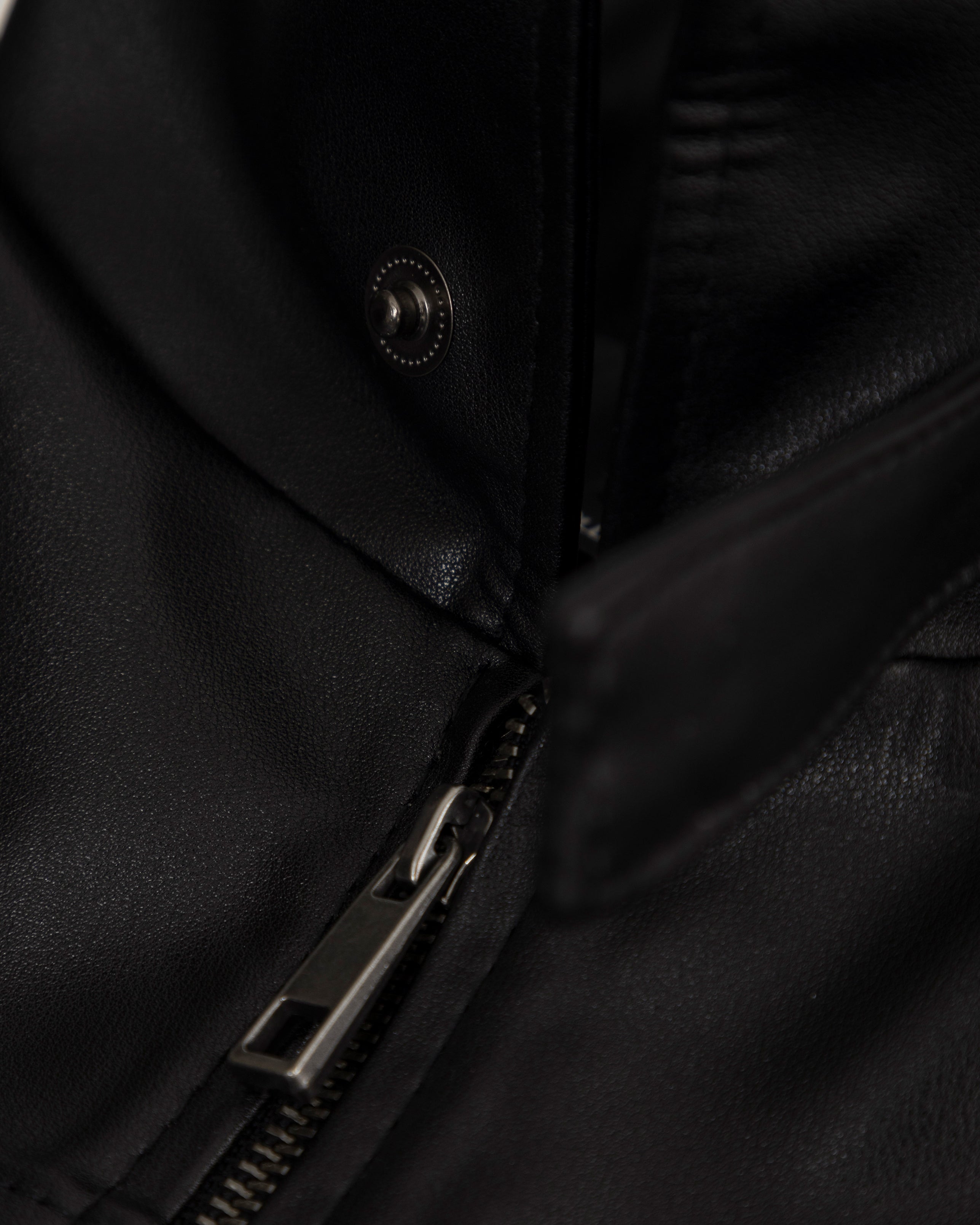 Spring Worn Logo Cropped Jacket Black