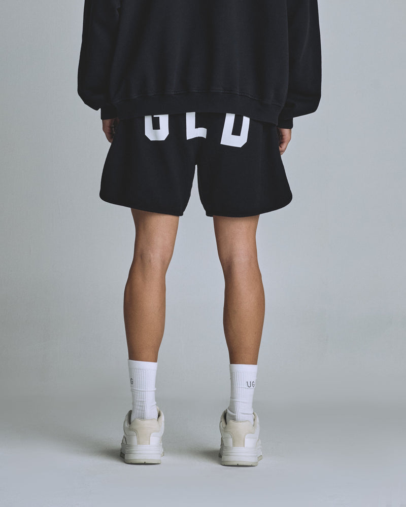 The One UNDGLD Biased Shorts Black