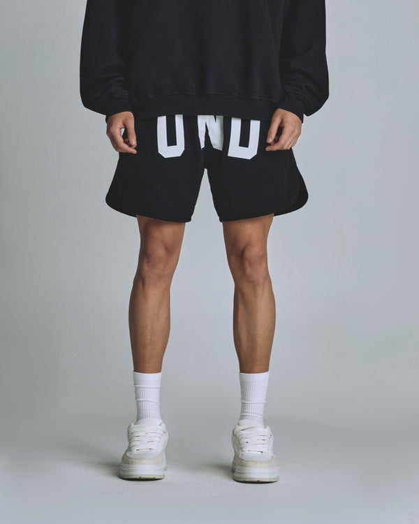 The One UNDGLD Biased Shorts Black