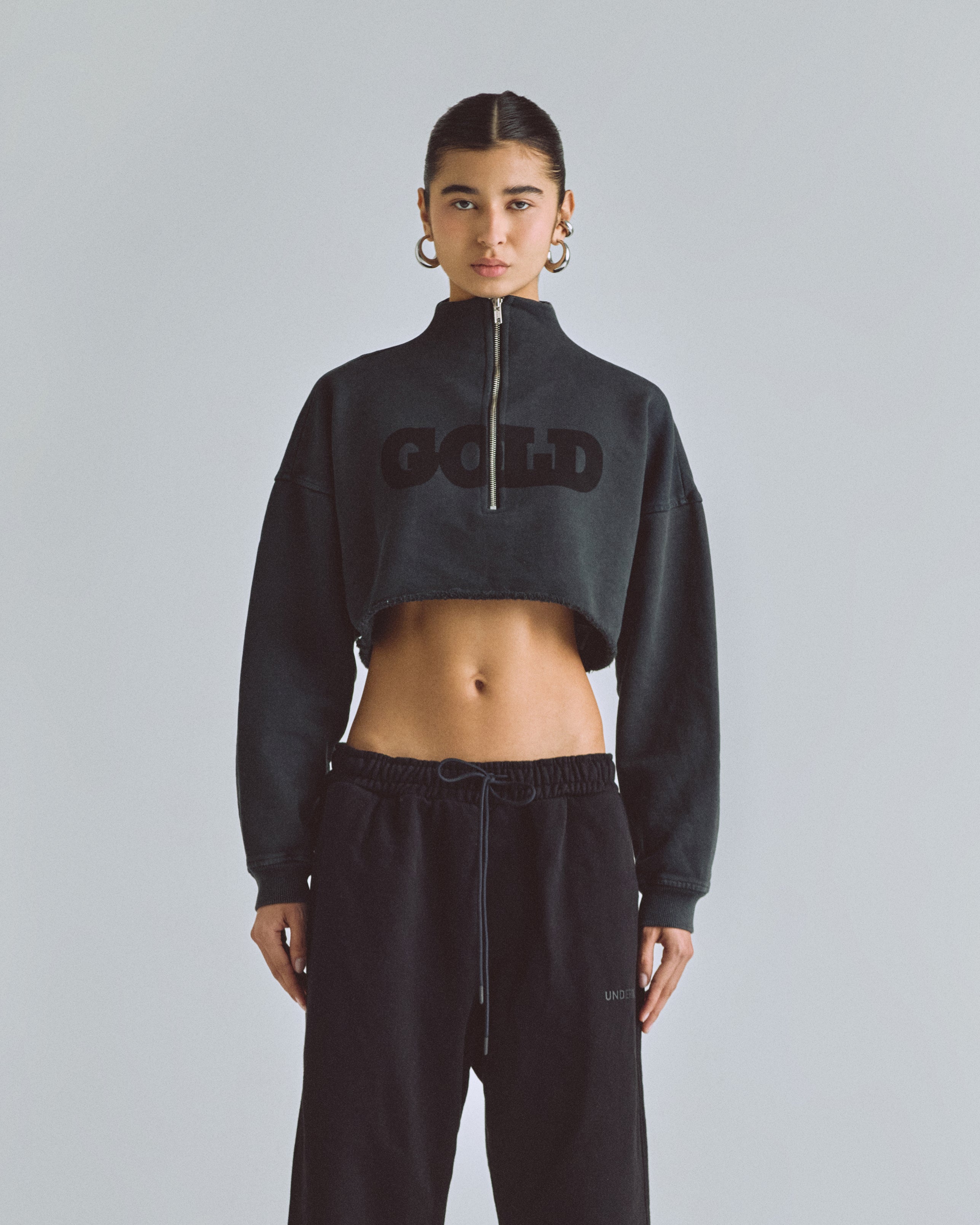 W The Path Gold Crewneck Vintage Black